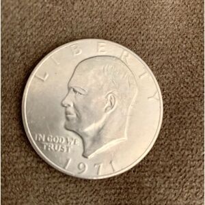 1971 EISENHOWER SILVER DOLLAR IN EXCELLENT CONDITION